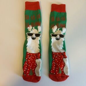 Women's Green & Red Llama Holiday Crew Socks